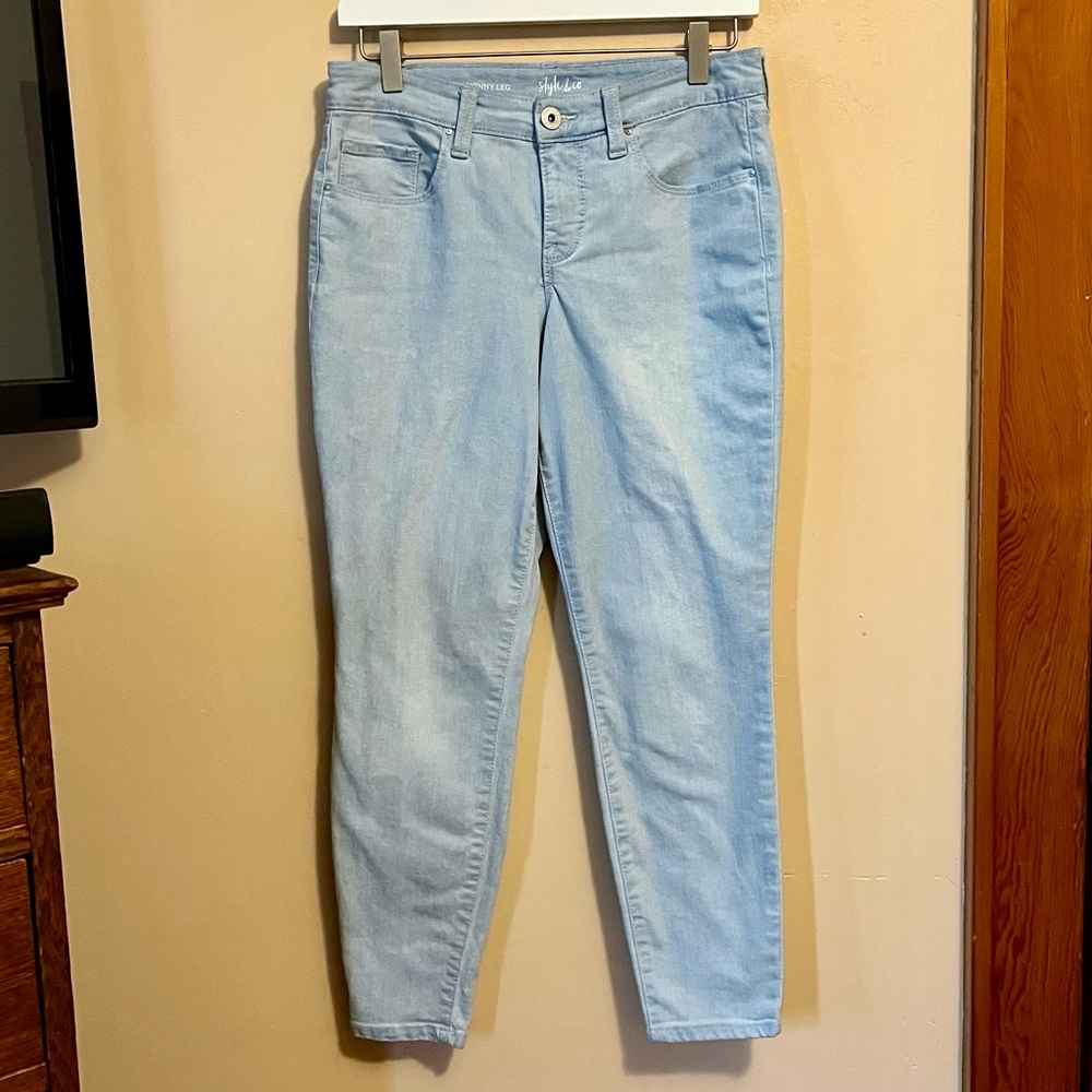 Style & Co - Curvy Skinny Leg - Women’s Jean - Size 4 Petite